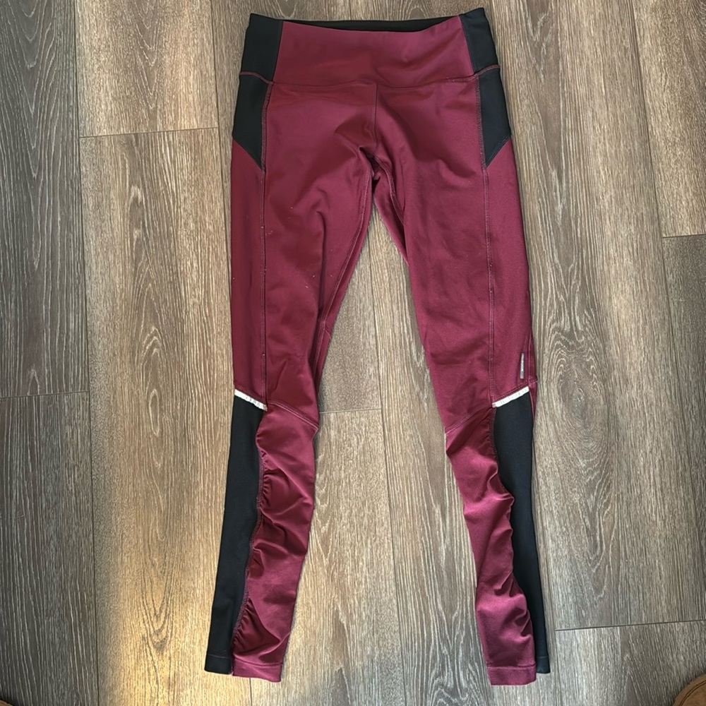 Mondetta size small workout legging with reflection